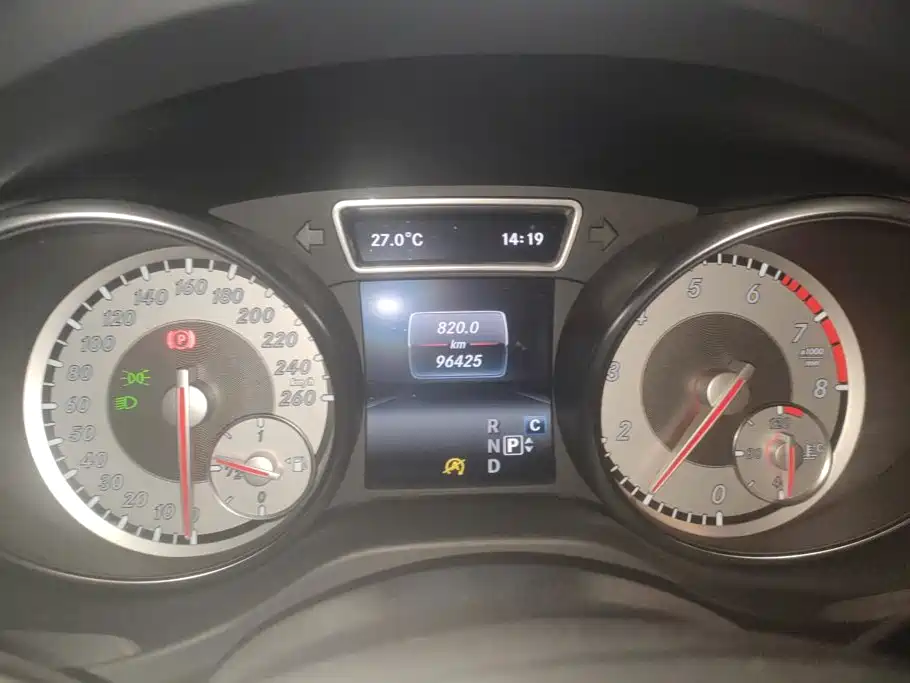 Mercedes-Benz GLA 2017 — фото 14
