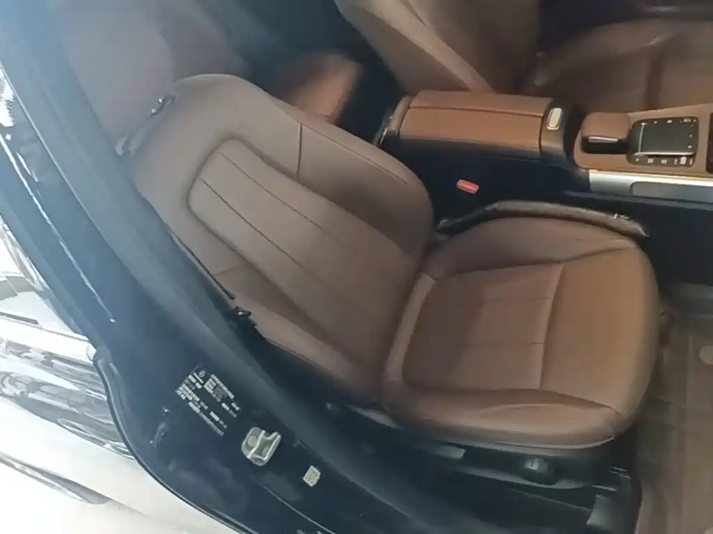 Mercedes-Benz GLB 2023 — фото 25