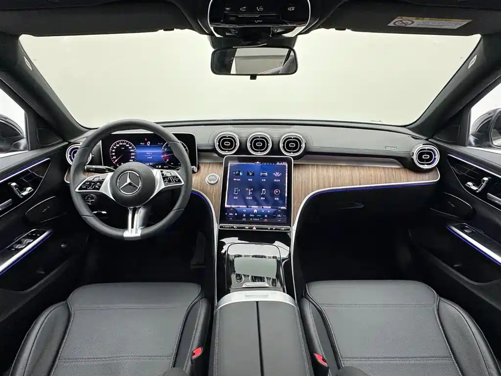 Mercedes-Benz C-Class 2024 — фото 16