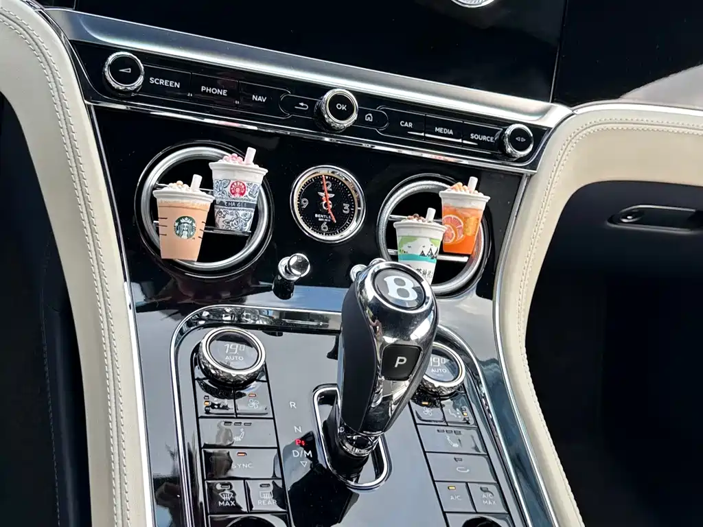 Bentley Continental 2023 — фото 18