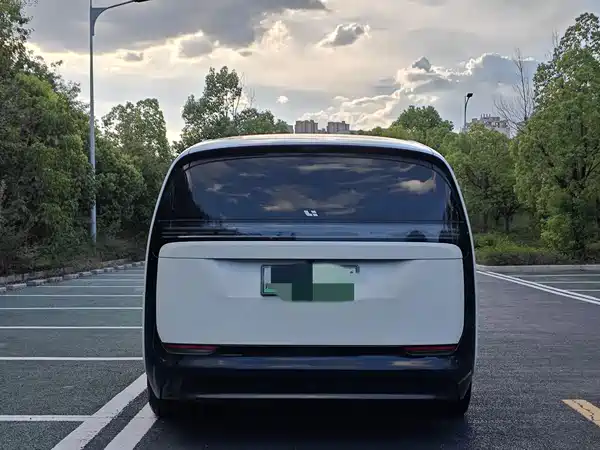 Li Auto MEGA 2025
