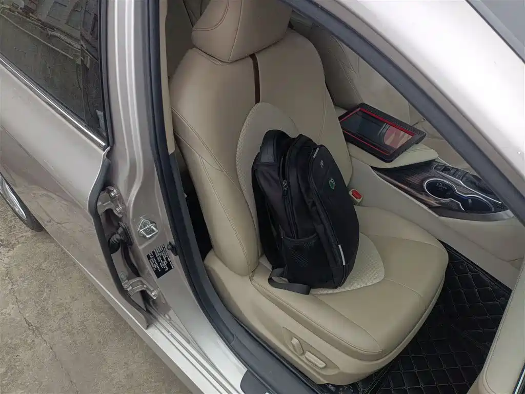 Toyota Camry 2021 — фото 16