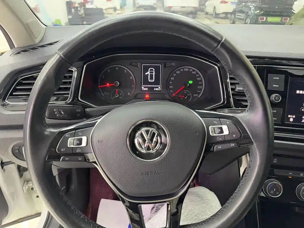 Volkswagen T-Roc 2020 — фото 13