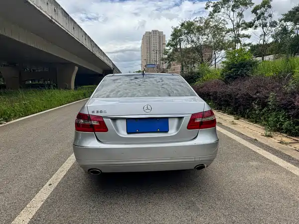 Mercedes-Benz E-Class 2010