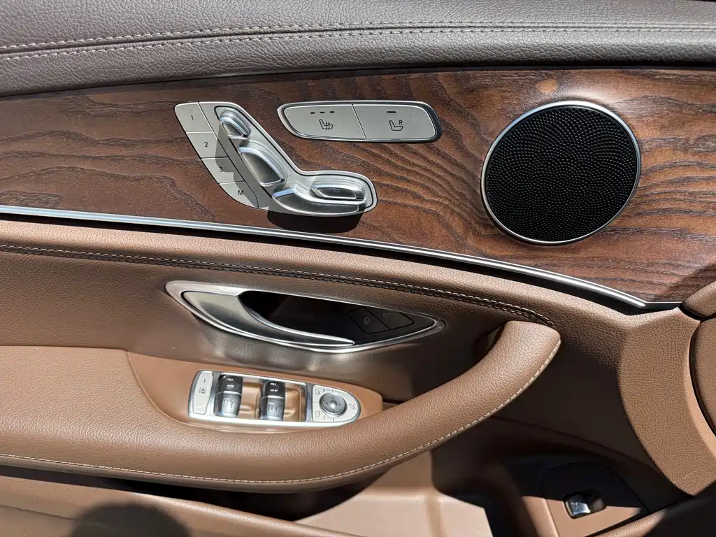 Mercedes-Benz E-Class 2020 — фото 18