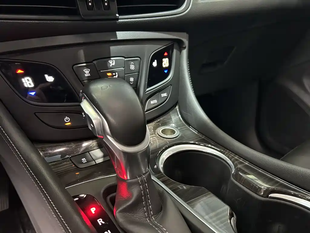 Buick Envision Plus 2019 — фото 11