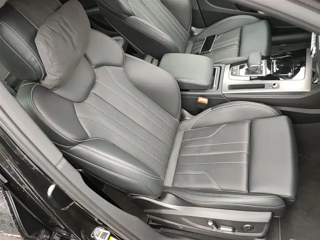 Audi Q5L 2025 — фото 25