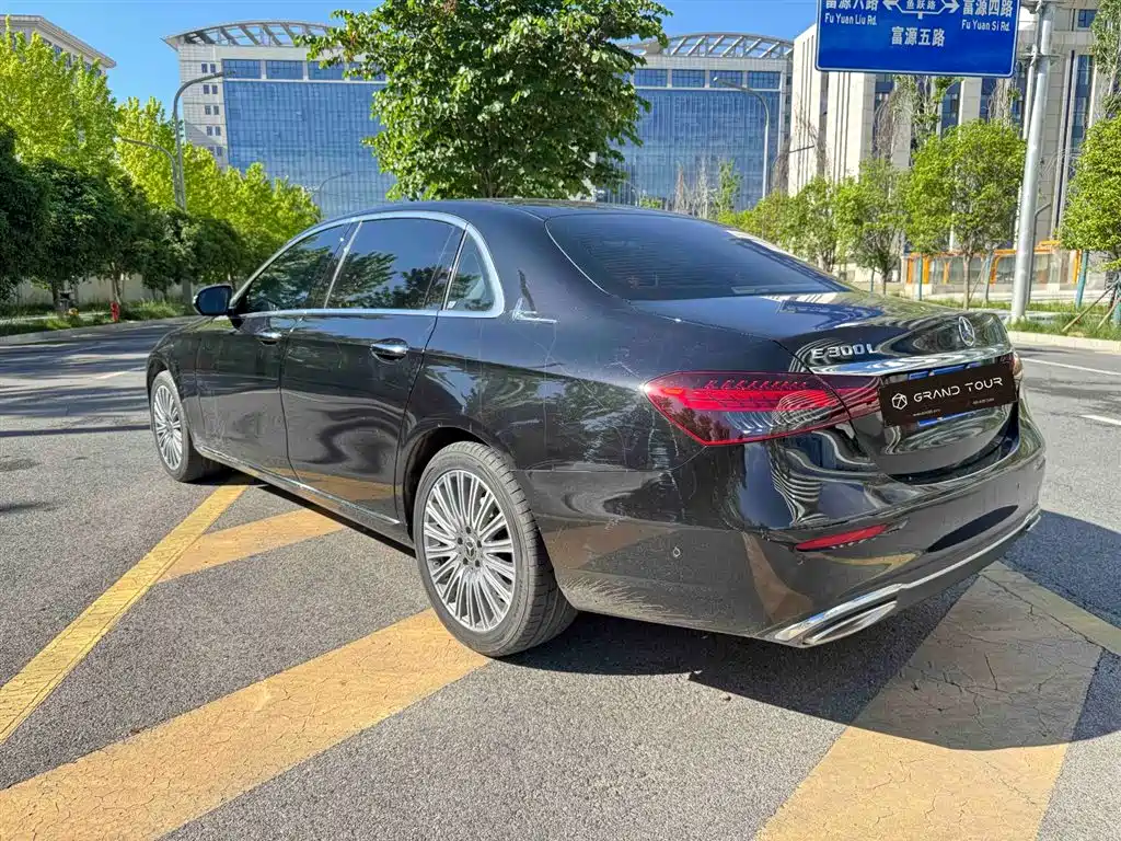 Mercedes-Benz E-Class 2023 — фото 5