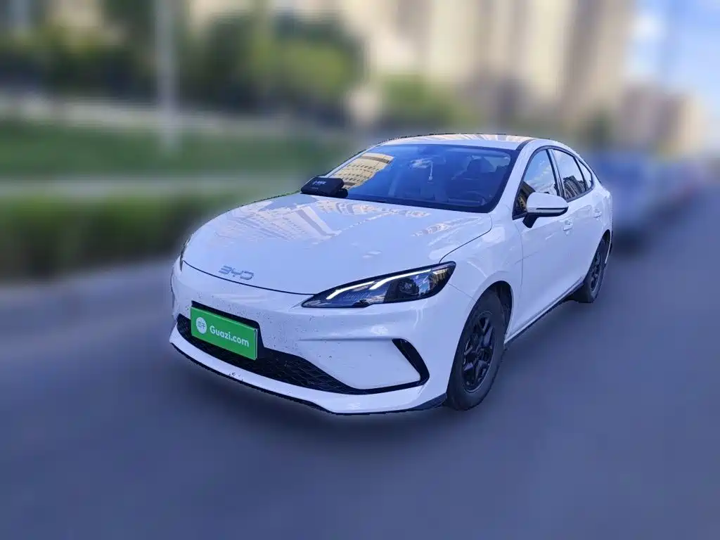 BYD Seal 05 DM-i 2025 — фото 1