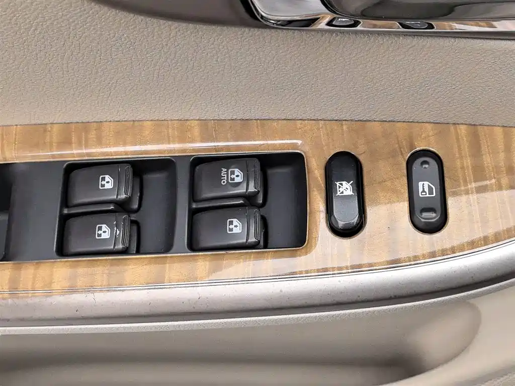 Buick Excelle 2015 — фото 9