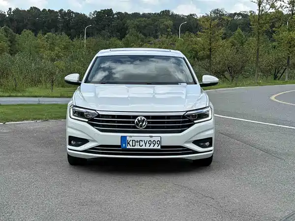 Volkswagen Sagitar 2021