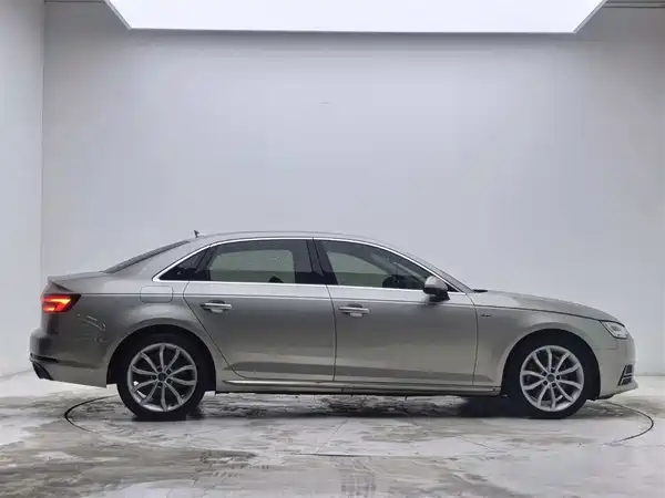 Audi A4L 2018