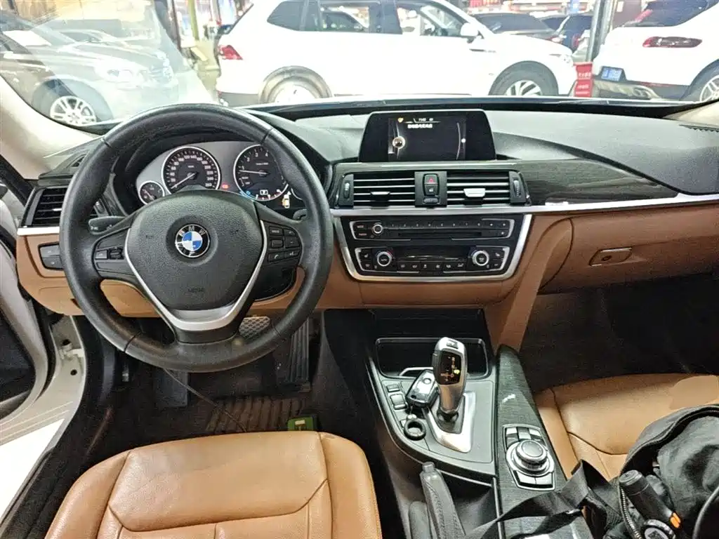 BMW 3 Series GT 2016 — фото 10