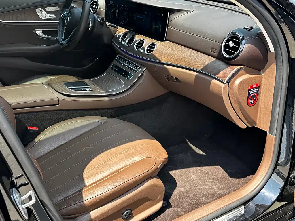 Mercedes-Benz E-Class 2021 — фото 22