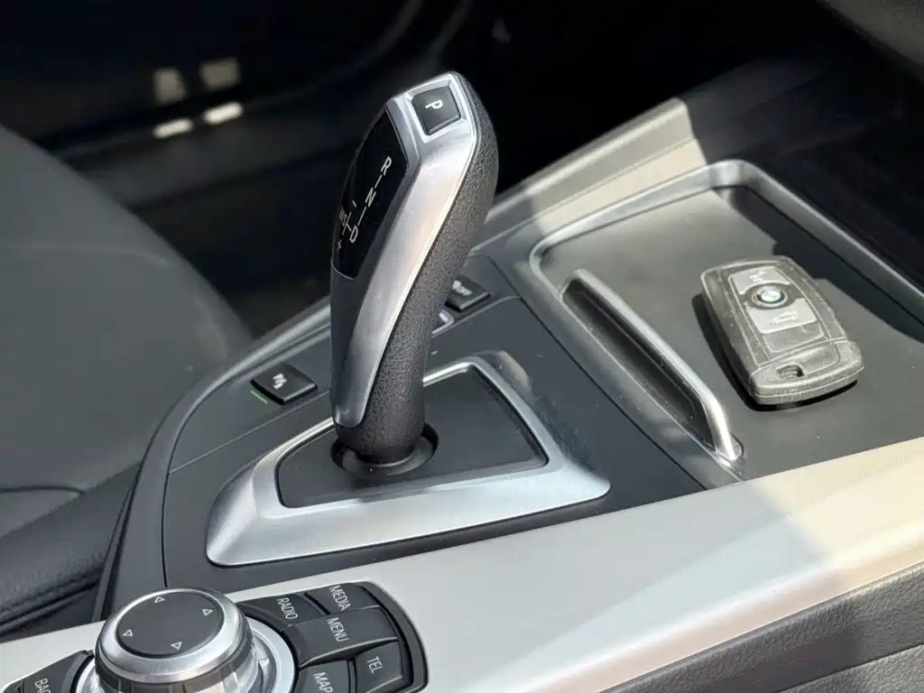BMW 3 Series 2016 — фото 14