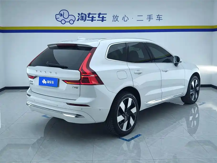 Volvo XC60 PHEV 2024 — фото 3