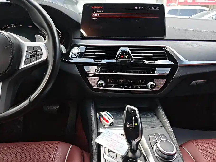 BMW 5 Series 2022 — фото 13
