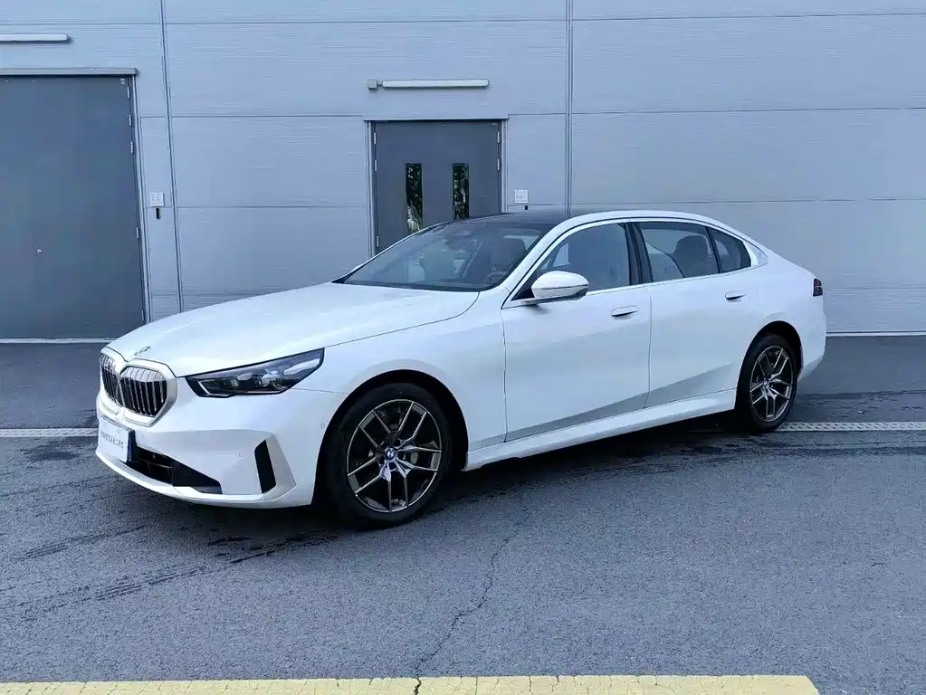 BMW 5 Series 2025