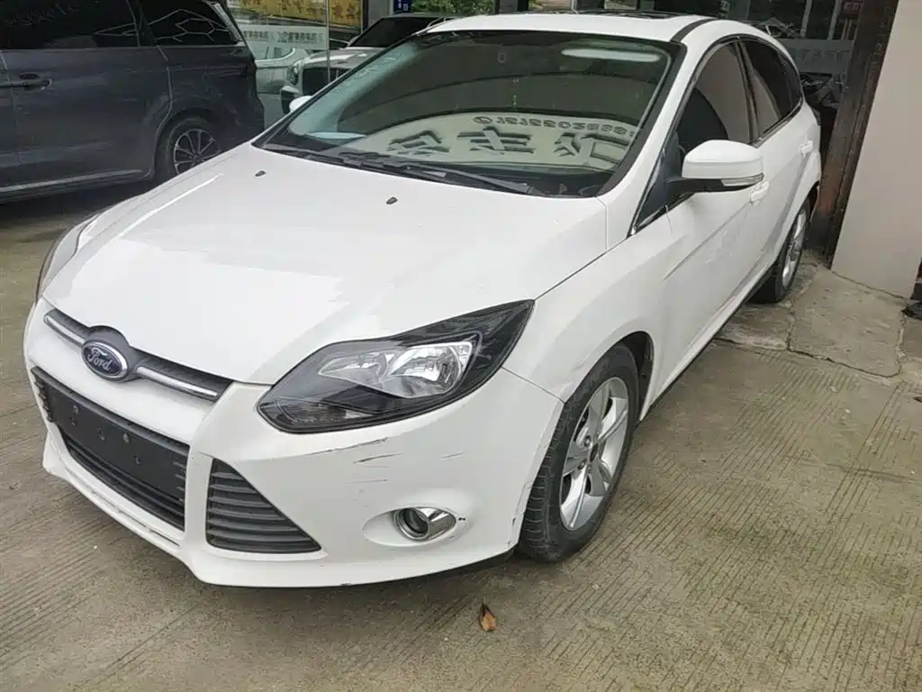 Ford Focus 2015 — фото 1