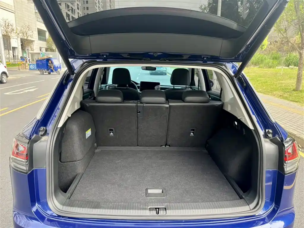 Volkswagen GTE PHEV 2023 — фото 11