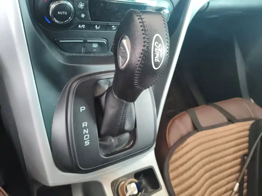 Ford Kuga 2016 — фото 10