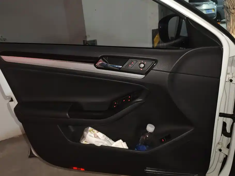 Volkswagen Sagitar 2017