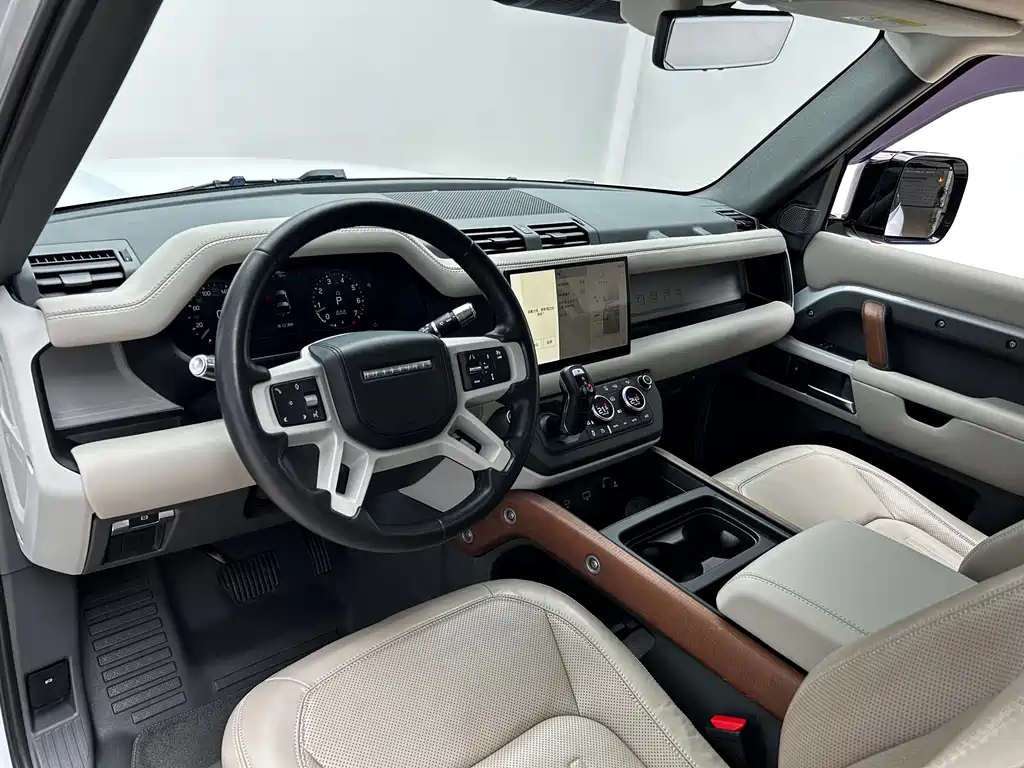 Land Rover Defender 2022 — фото 11