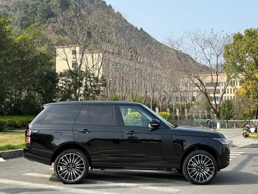 Land Rover Range Rover 2019 — фото 13