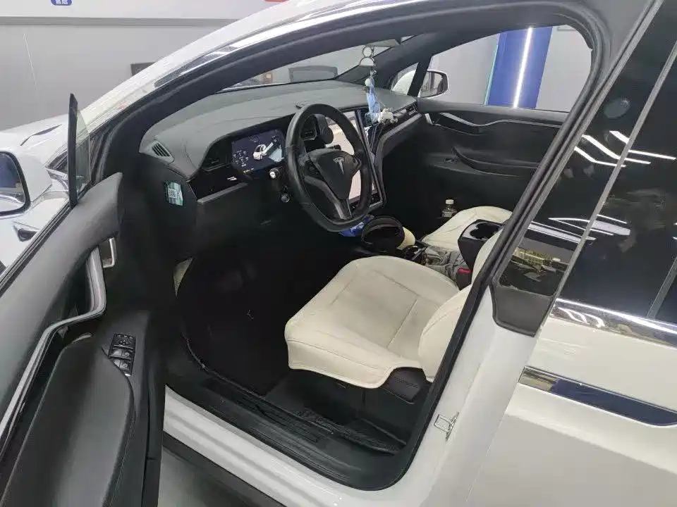 Tesla Model X 2019 — фото 3