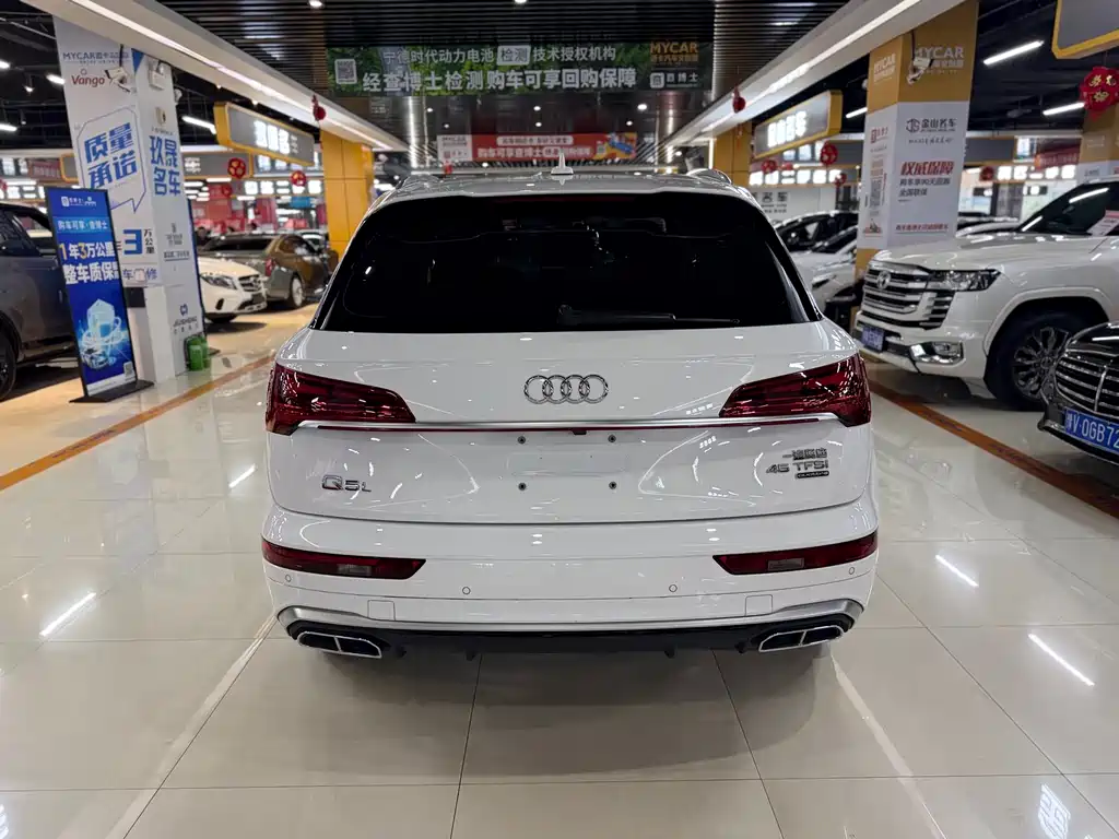 Audi Q5L 2023 — фото 14