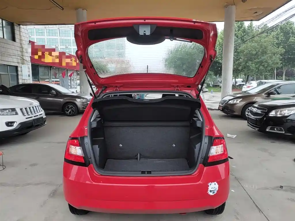 Skoda Fabia 2015 — фото 19