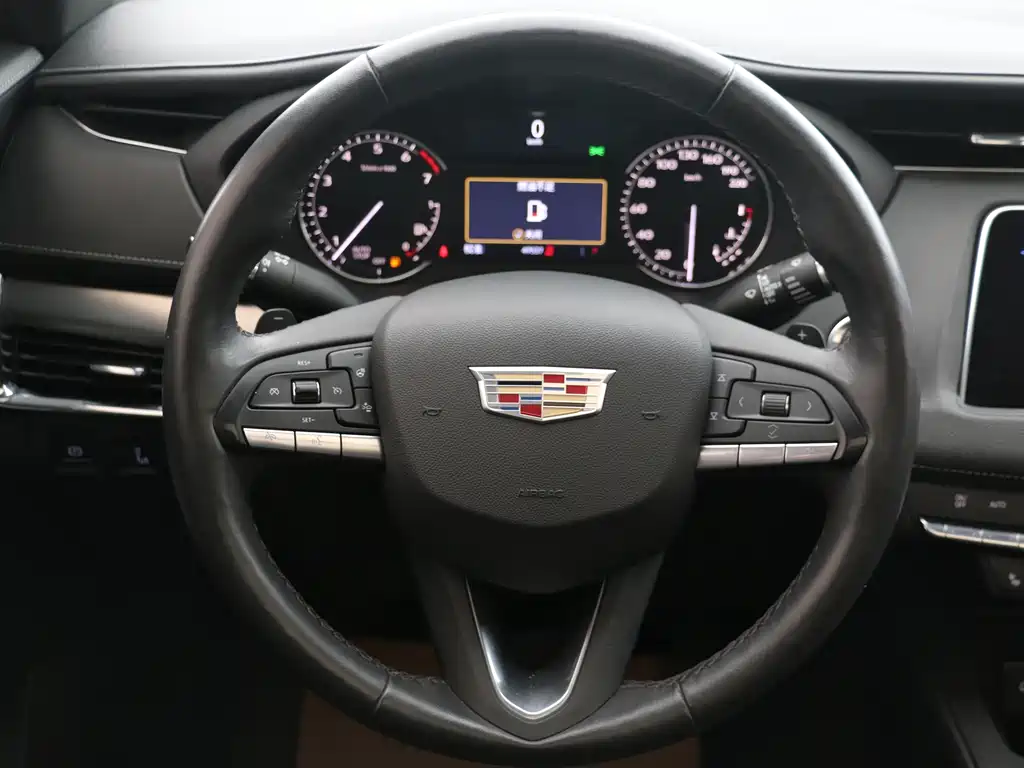 Cadillac XT4 2022 — фото 15