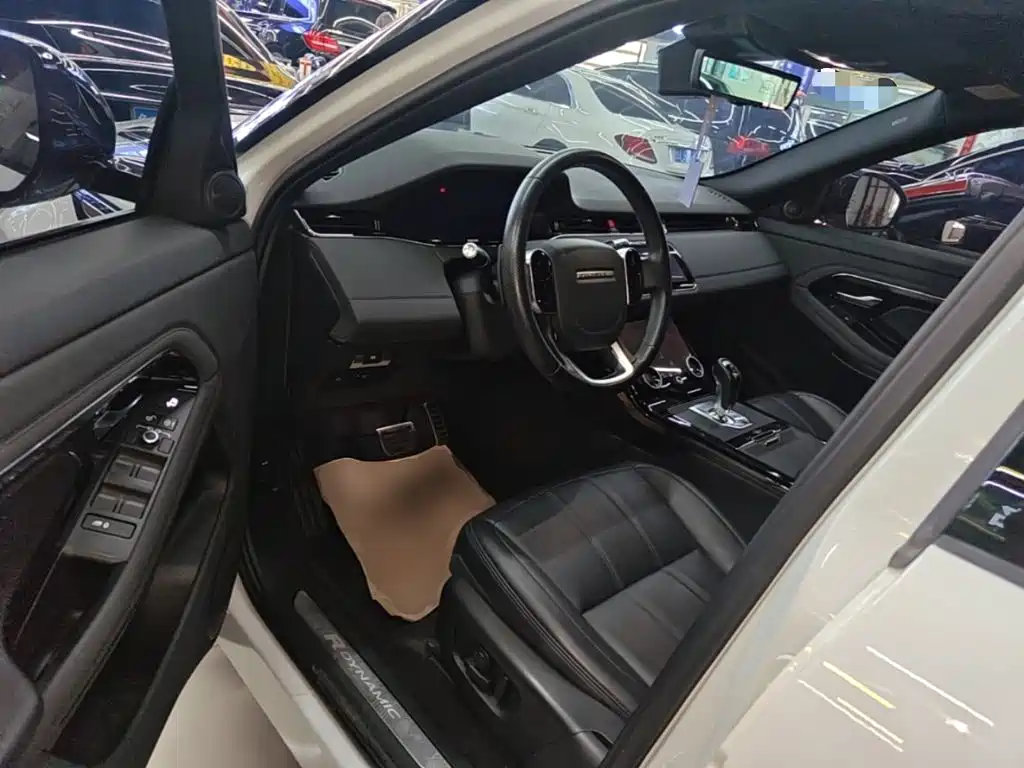Land Rover Evoque 2020 — фото 12