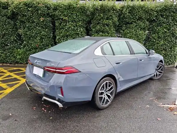 BMW i5 2024