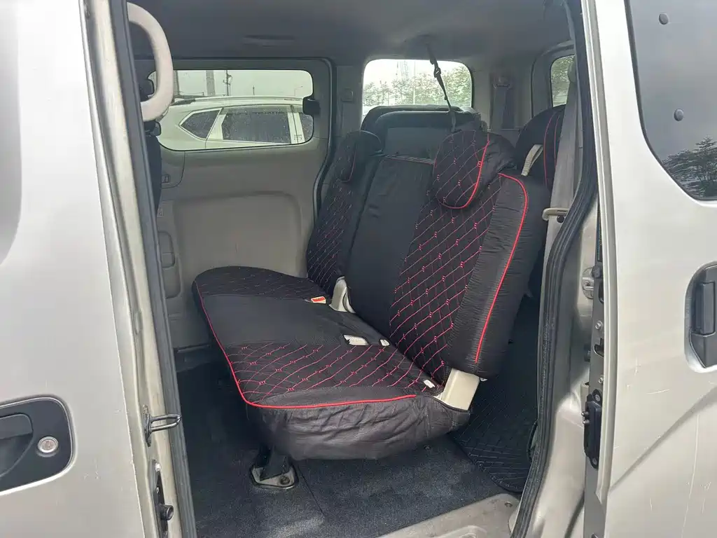 Nissan NV200 2014