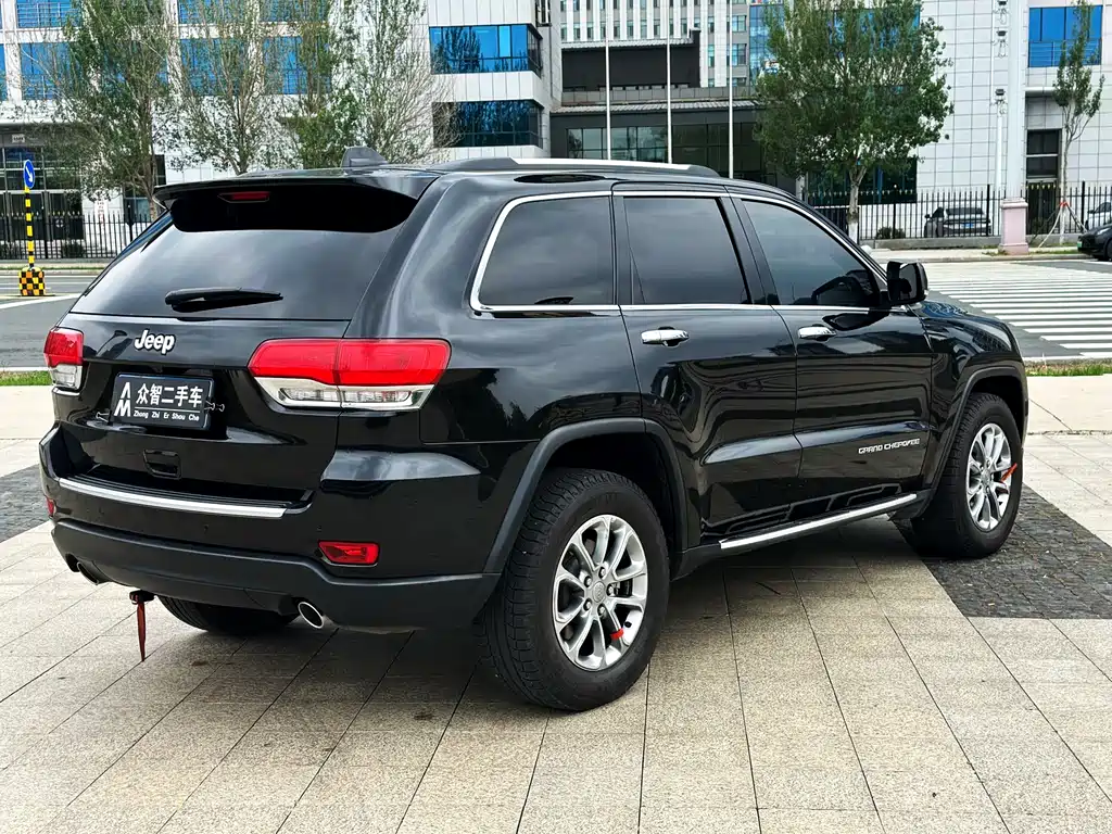 Jeep Grand Cherokee 2015 — фото 2