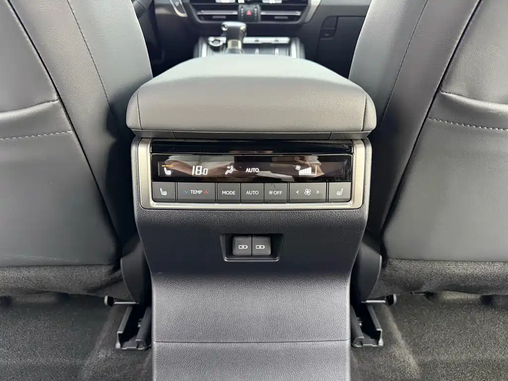 Lexus GX 2025 — фото 15