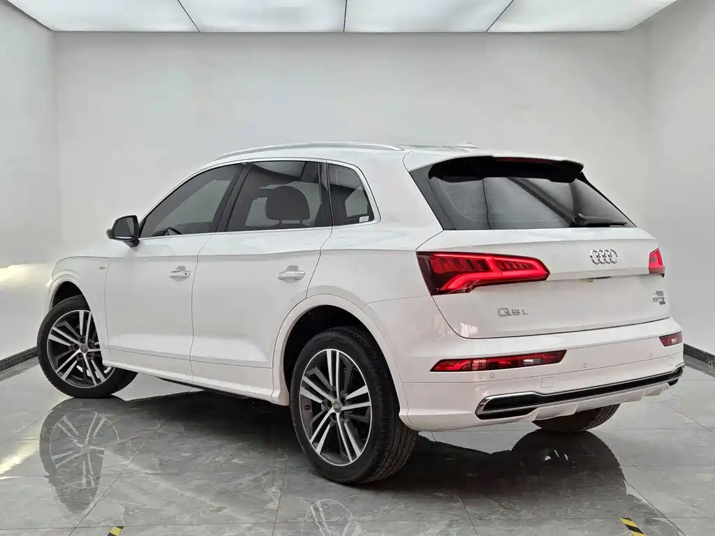 Audi Q5L 2020 — фото 4