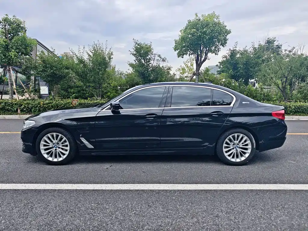 BMW 5 Series New Energy 2019 — фото 13
