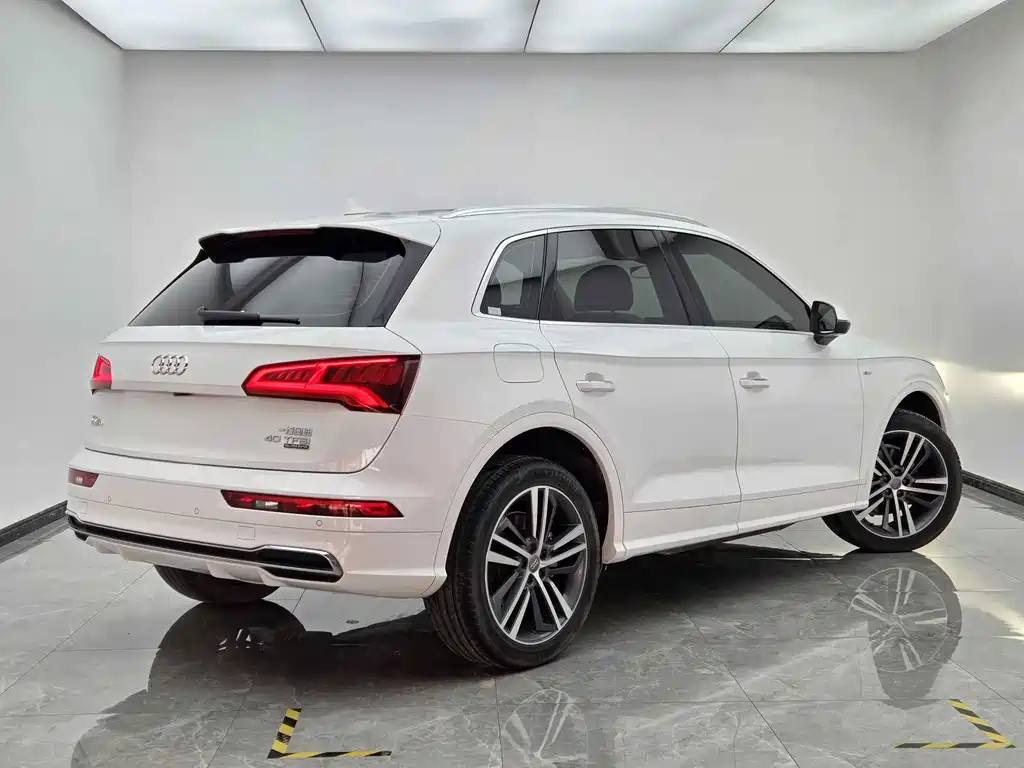 Audi Q5L 2020 — фото 6
