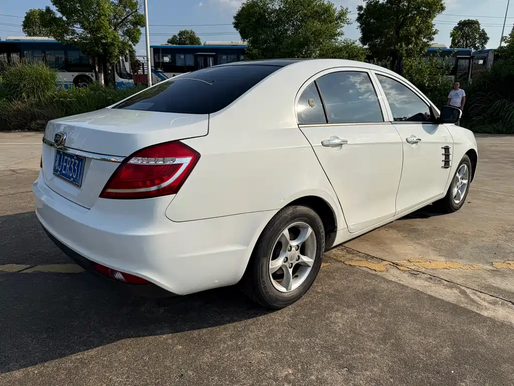 Geely Emgrand 2015