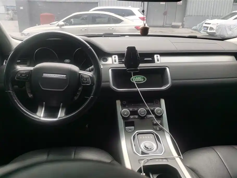 Land Rover Evoque 2018 — фото 12