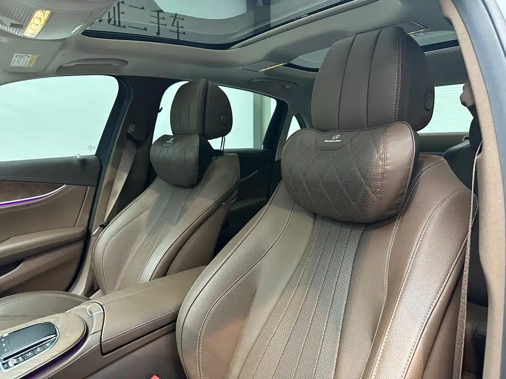 Mercedes-Benz E-Class 2023 — фото 12