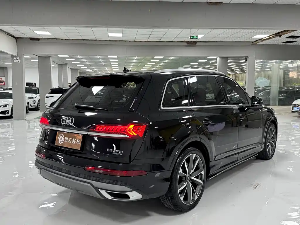 Audi Q7 2022 — фото 9