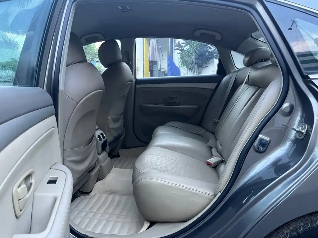 Nissan Sylphy 2015 — фото 11