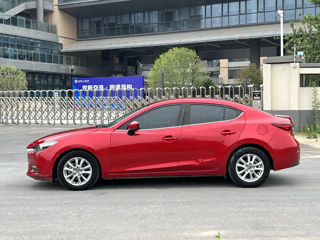Mazda 3 Axela 2019 — фото 8