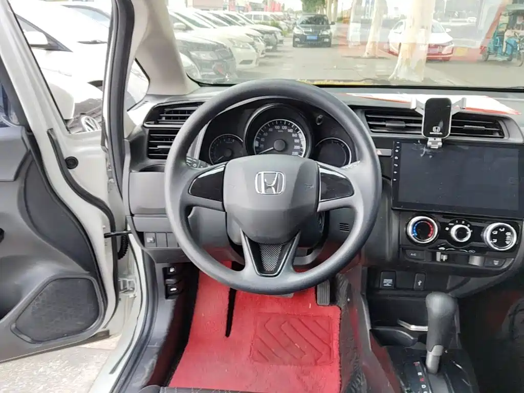 Honda Fit 2018 — фото 11
