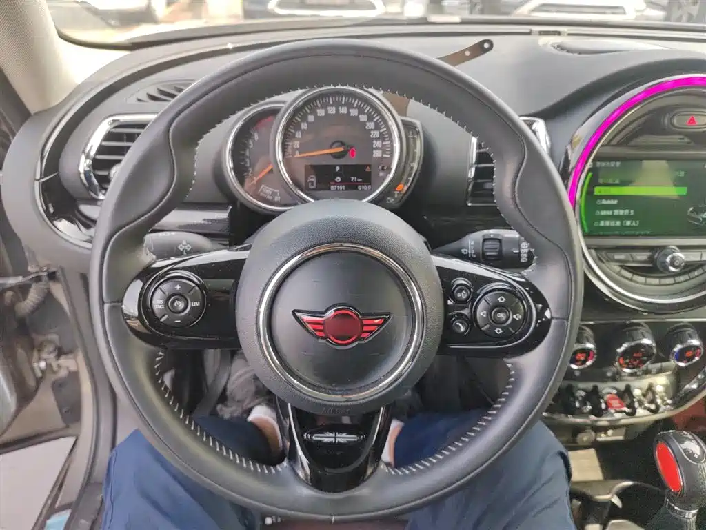 MINI Clubman 2018 — фото 7