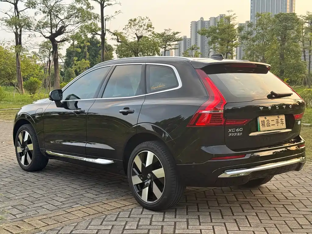 Volvo XC60 PHEV 2024 — фото 6