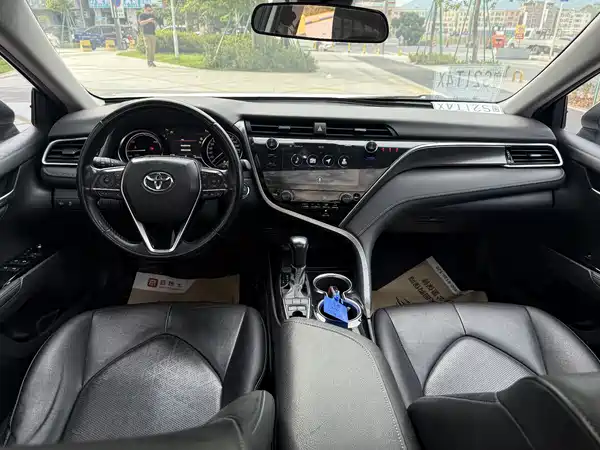 Toyota Camry 2019